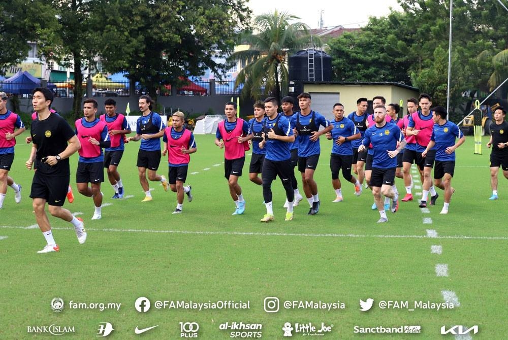 Skuad Harimau Malaya akan memulakan kempen Piala AFF 2022 menentang Myanmar di Stadium Thuwunna, Yangon pada Rabu. -Foto FAM