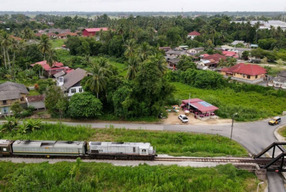 Perkhidmatan KTM Intercity laluan pantai timur kembali beroperasi sepenuhnya pada Rabu bermula jam 11.50 pagi. - Foto hiasan/Bernama