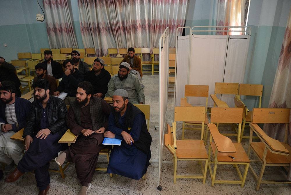 Ruangan yang menempatkan penuntut wanita di sebuah universiti di wilayah Kandahar kosong selepas larangan itu berkuat kuasa pada Rabu. -Foto AFP