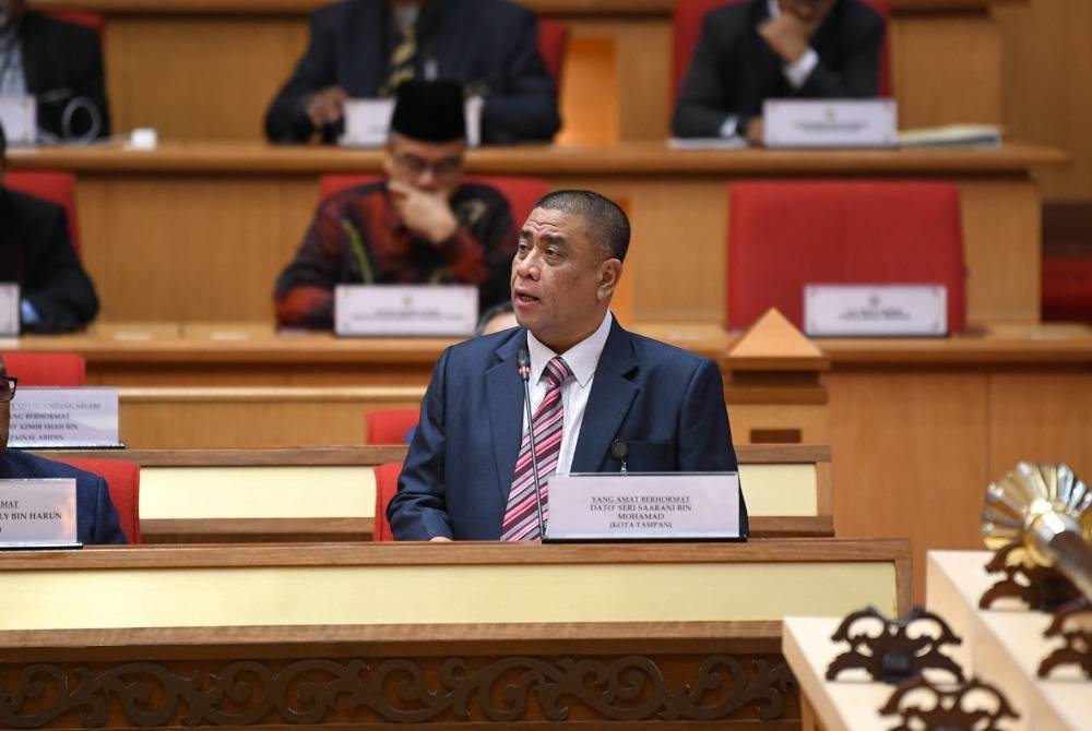 Saarani menjawab soalan tambahan Seng Guan berkaitan usaha membantu rakyat menghadapi krisis ekonomi pada Sidang DUN Perak di Ipoh pada Khamis. - Foto Korporat SUK Perak