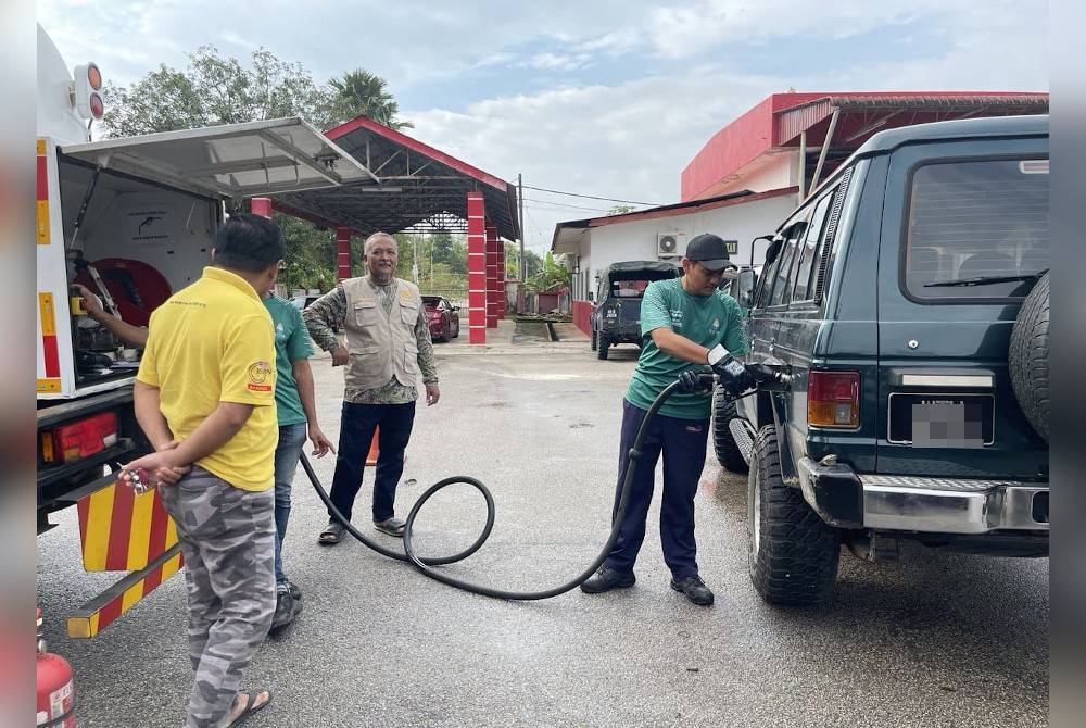 Kenderaan ROVR yang disediakan Petronas bagi mengisi diesel kepada anggota penyelamat mangsa banjir.