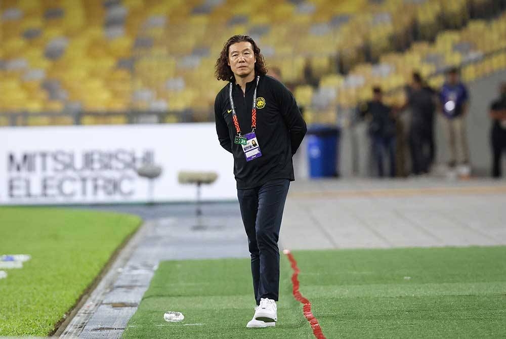 Kim Pan Gon pada aksi perlawanan Kumpulan B Piala AFF antara Malaysia dan Laos di Stadium Nasional Bukit Jalil pada Sabtu. - Foto Bernama