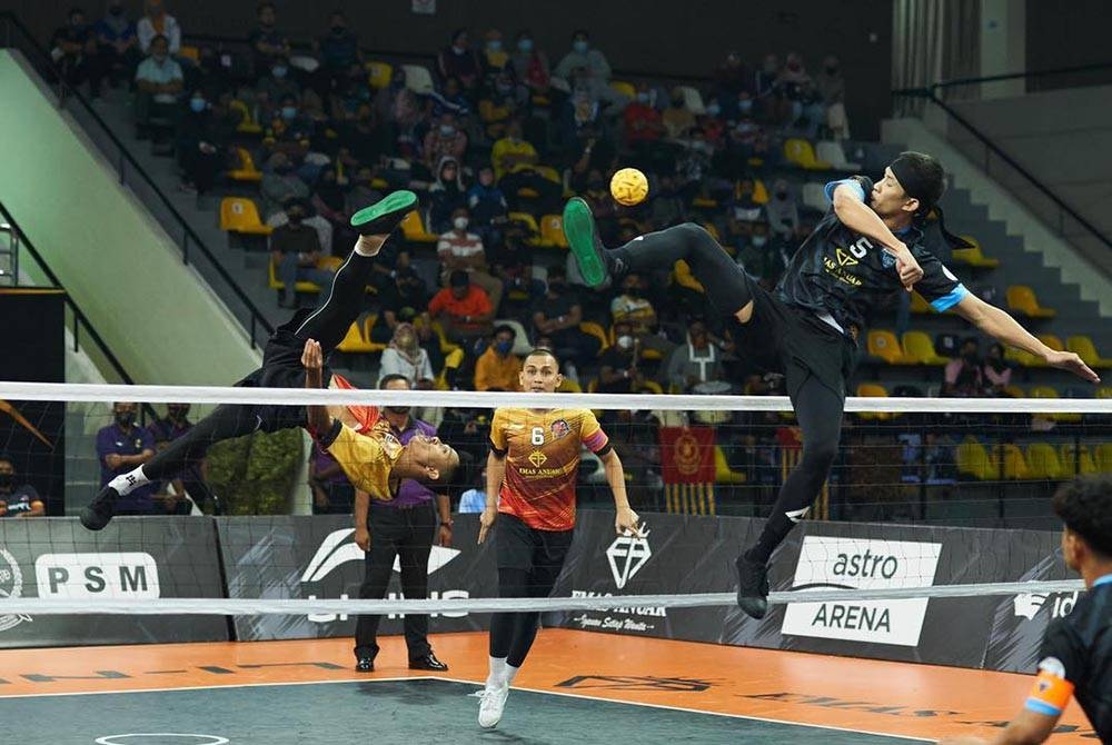 Beberapa isu berbangkit harus diselesaikan segera bagi mengangkat semula sukan sepak takraw di negara ini. - Gambar hiasan