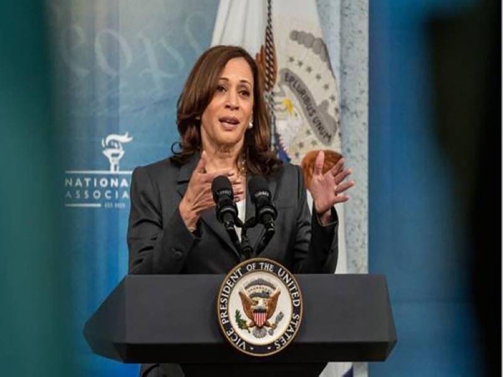 Bas yang sarat dengan migran dilihat berada di luar kediaman Naib Presiden Amerika Syarikat (AS), Kamala Harris di Washington pada hujung minggu ini.