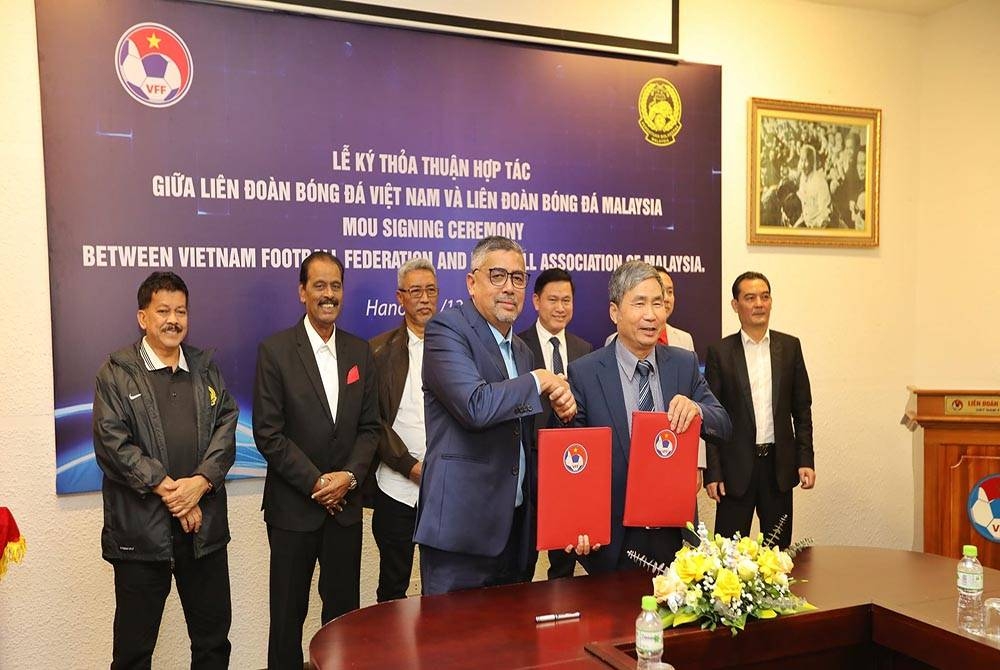 FAM dan VFF menandatangani Memorandum Persefahaman (MoU), bertujuan memperkasakan kerjasama dan mengeratkan lagi hubungan dua hala. - Foto Football Association of Malaysia