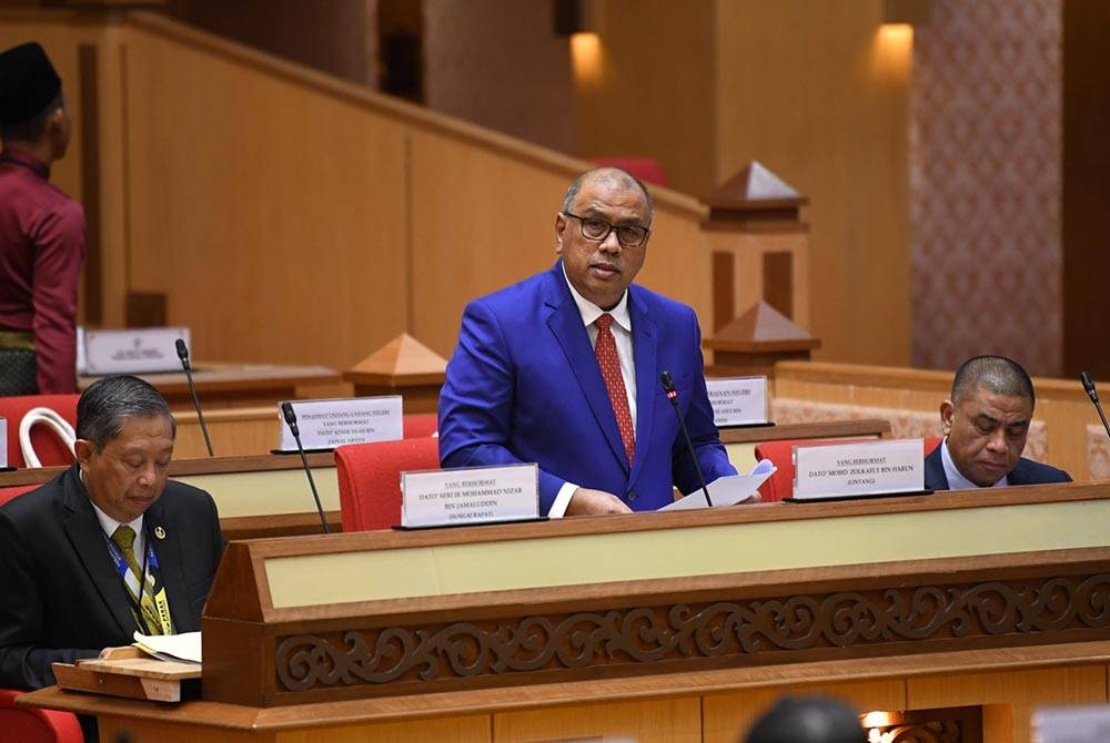 Mohd Zolkafly ketika menjawab soalan lisan dikemukakan Faisal Abdul Rahman (Pas-Trong) sempena Persidangan Dewan Undangan Negeri Perak pada Rabu. - Foto Korporat SUK Perak