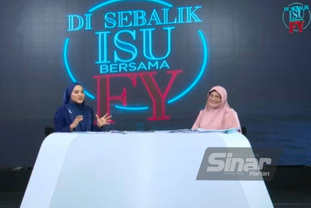 Finaz (kiri) bersama Mumtaz ketika Program Di Sebalik Isu Bersama FY yang disiarkan secara langsung di platform digital Sinar Harian pada Jumaat.