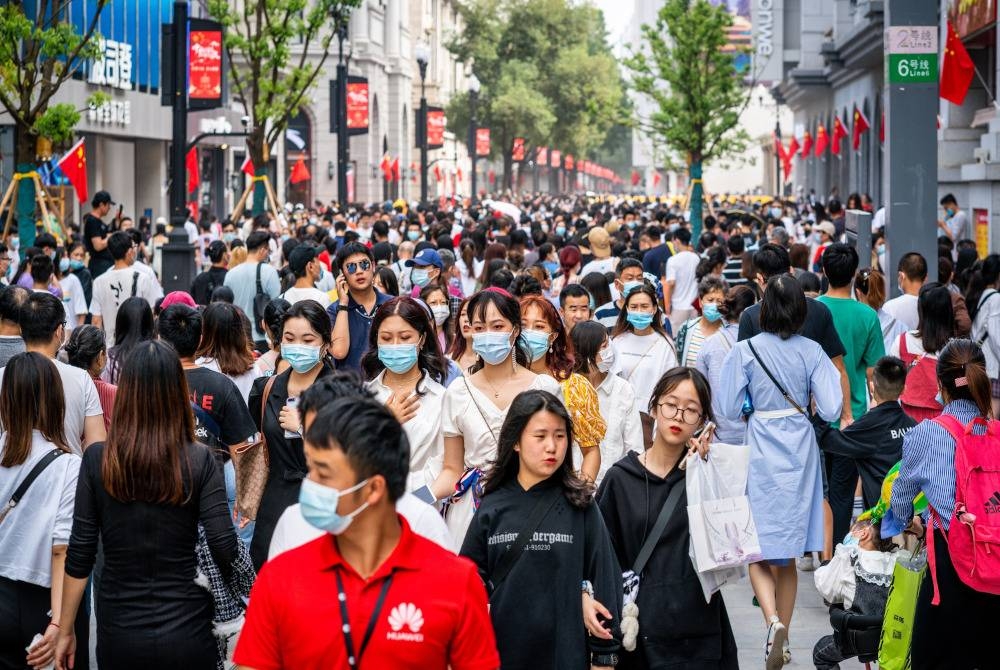 Semakin banyak negara melaksanakan sekatan Covid-19 ke atas pelancong dari China. (Gambar hiasan) - Foto 123rf