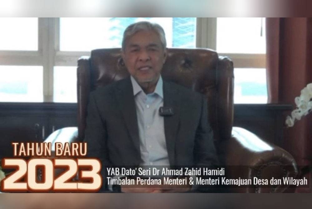 Tangkap layar video ucapan Tahun Baru 2023 oleh Zahid yang dikongsikan di Facebooknya pada Sabtu.