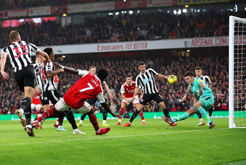 Antara aksi menarik Arsenal menentang Newcastle United di Stadium Emirates.