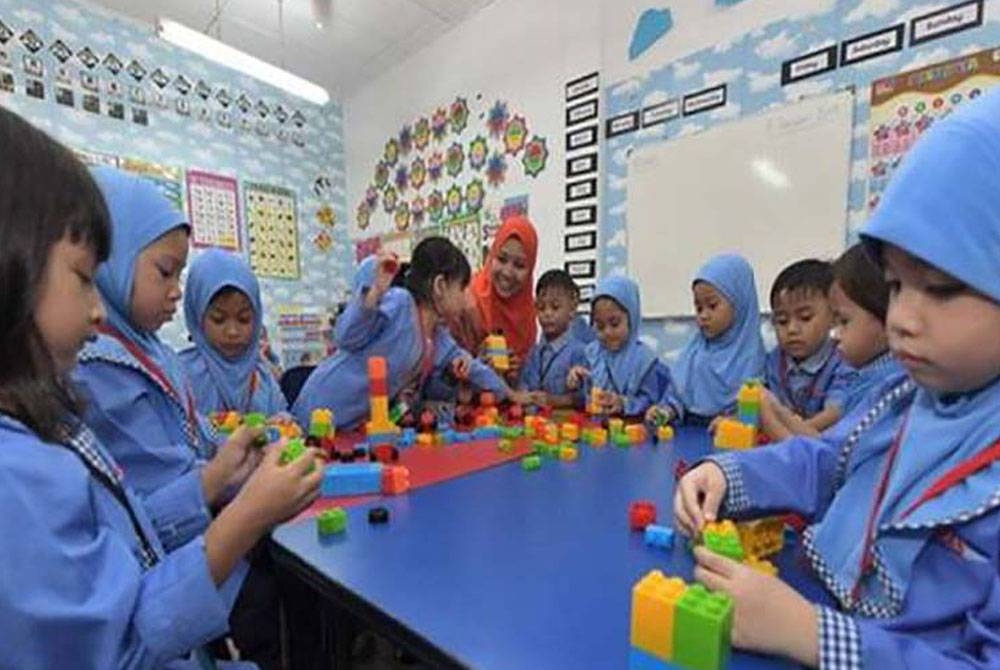 Jumlah pusat pendidikan awal kanak-kanak di negara ini masih belum mencukupi untuk menampung permintaan tinggi dalam kalangan masyarakat terutama di kawasan bandar. - Gambar hiasan