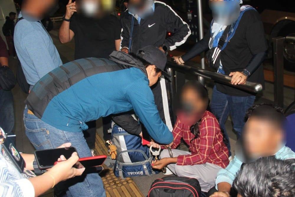 Seramai 11 PATI dikesan menaiki bas dari Stesen Bas Kota Bharu, Kelantan sebelum ditahan di Terminal Bas Bersepadu (TBS) Kuala Lumpur pada Selasa.