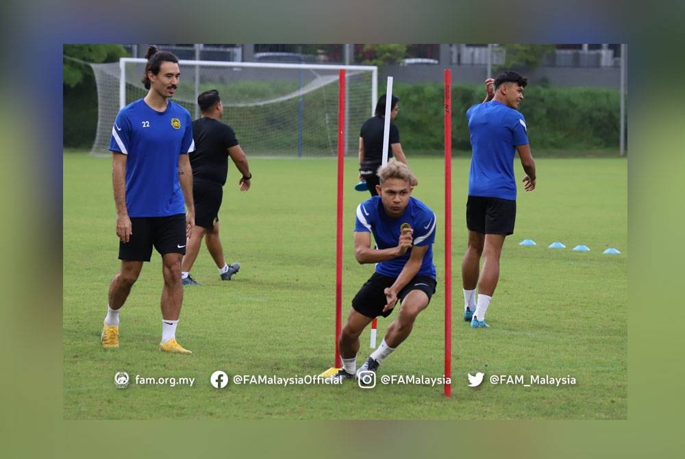 Faisal Halim (tengah) dijangka mengetuai jentera serangan Harimau Malaya apabila berdepan Thailand dalam aksi separuh akhir pertama Piala AFF 2022 di Stadium Nasional Bukit Jalil pada Sabtu ini. - FOTO: FB FAM