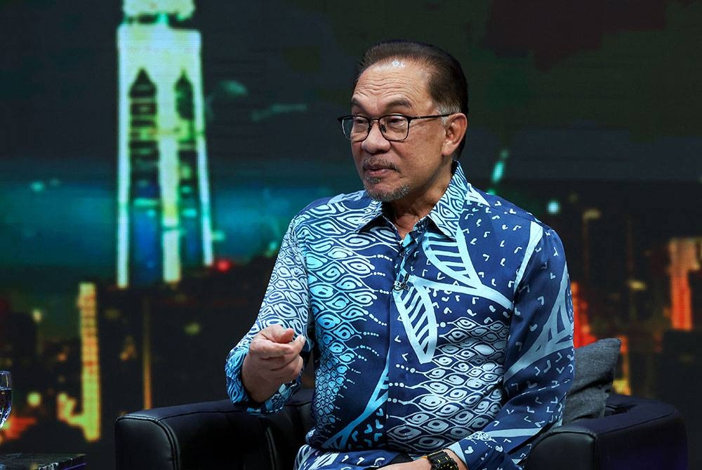 Anwar ketika temu bual dalam rancangan Naratif Khas bersama Perdana Menteri terbitan Radio Televisyen Malaysia (RTM) pada Jumaat. - Foto: Bernama