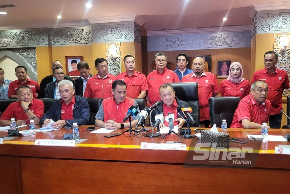 Bung Moktar dalam sidang media di Bangunan UMNO Sabah pada Jumaat.