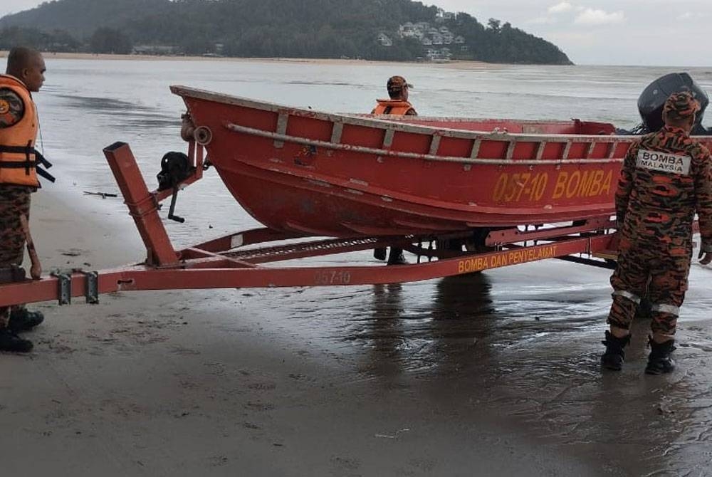 Operasi SAR digerakkan bagi mengesan mangsa yang dikhuatiri lemas di Pantai Cherating pada Sabtu.