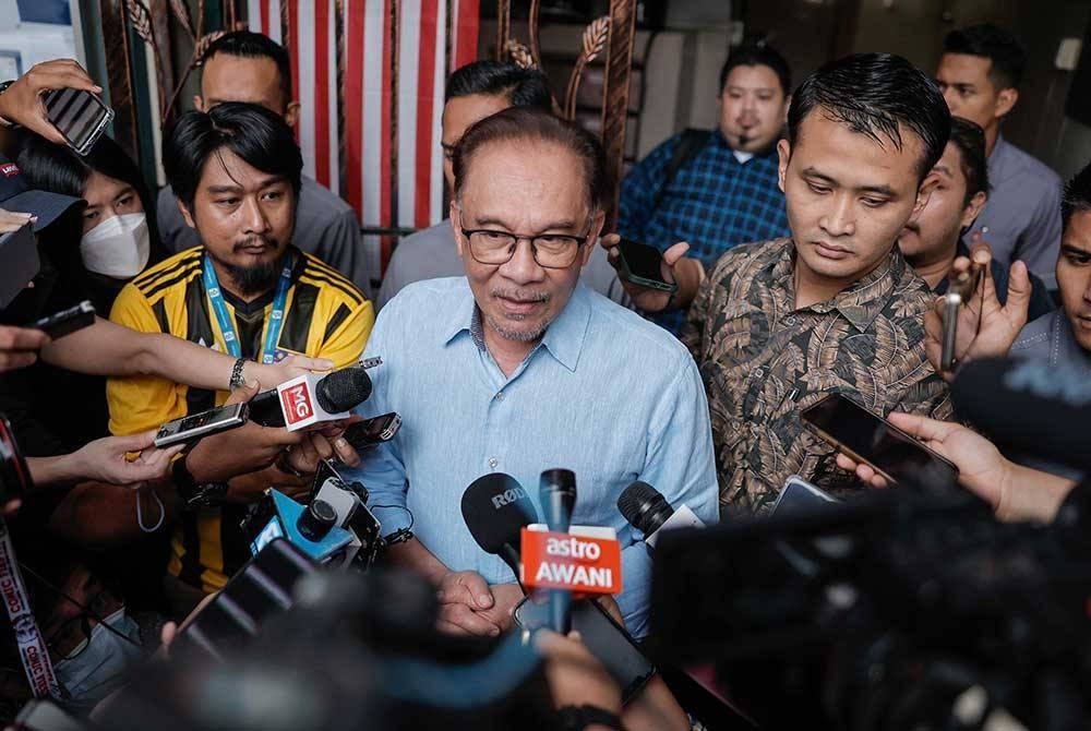 Anwar yang juga Pengerusi Pakatan Harapan ketika sidang media selepas selesai Mesyuarat Majlis Presiden Pakatan Harapan (PH) di Ibu Pejabat PKR pada Sabtu. - Foto Bernama