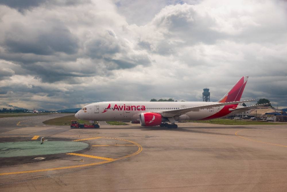 Dua mayat lelaki itu ditemukan di bahagian bawah kanan dan kiri pesawat Colombia Avianca. - Foto hiasan/123RF