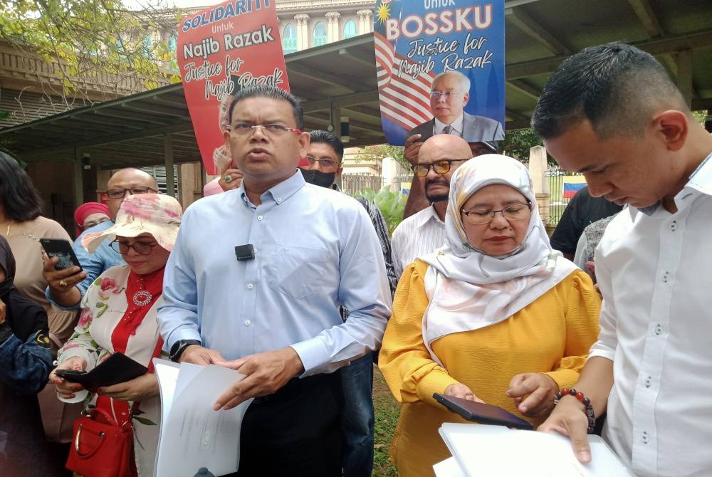 Lokman ketika sidang selepas penyerahan memorandum di perkarangan balai pengawal Perdana Putra pada Isnin.