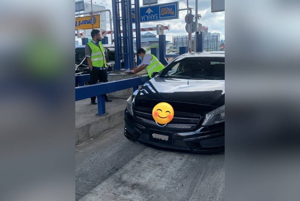 Sebuah kenderaan mewah dikesan gagal membayar tol sebanyak 45 kali di Lebuhraya Bertingkat Ampang-Kuala Lumpur (AKLEH) pada Isnin.