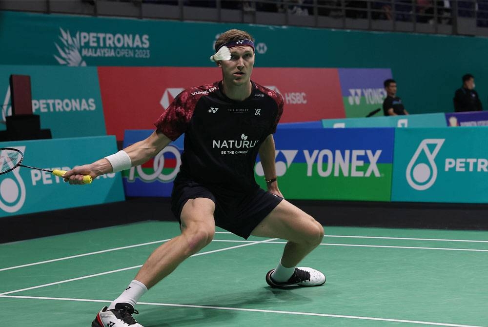 Axelsen ketika beraksi di pusingan pertama Terbuka Malaysia 2023 di Axiata Arena, Bukit Jalil pada Selasa. - Foto Bernama