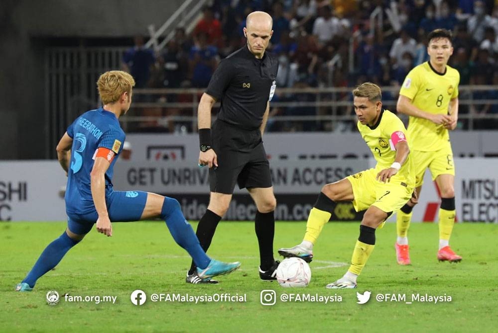 Antara aksi menarik Malaysia menentang Thailand dalam perlawanan separuh akhir kedua Piala AFF 2022 di Stadium Thammasat sebentar tadi.