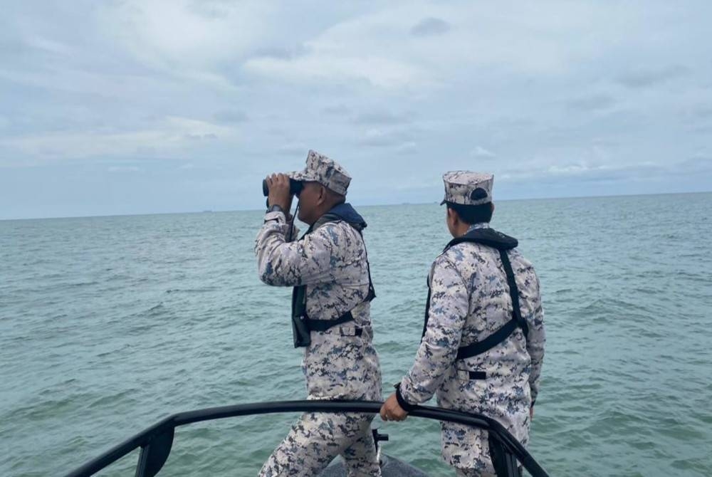 Op Carilamat kru kapal jatuh laut ditamatkan pada jam 11.30 malam, Jumaat.