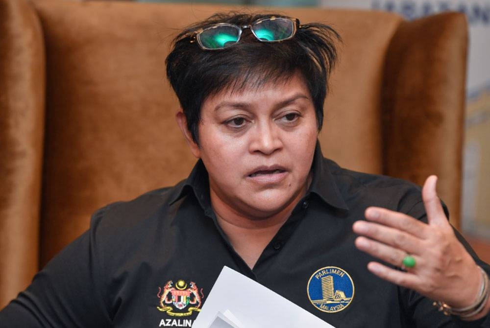 Azalina pada sidang media selepas Bengkel Reformasi Institusi bersama Kementerian/Jabatan dan CSO/NGO Tahun 2023 di Pusat Timbang Tara Antarabangsa Asia (AIAC) pada Selasa. - Foto Bernama