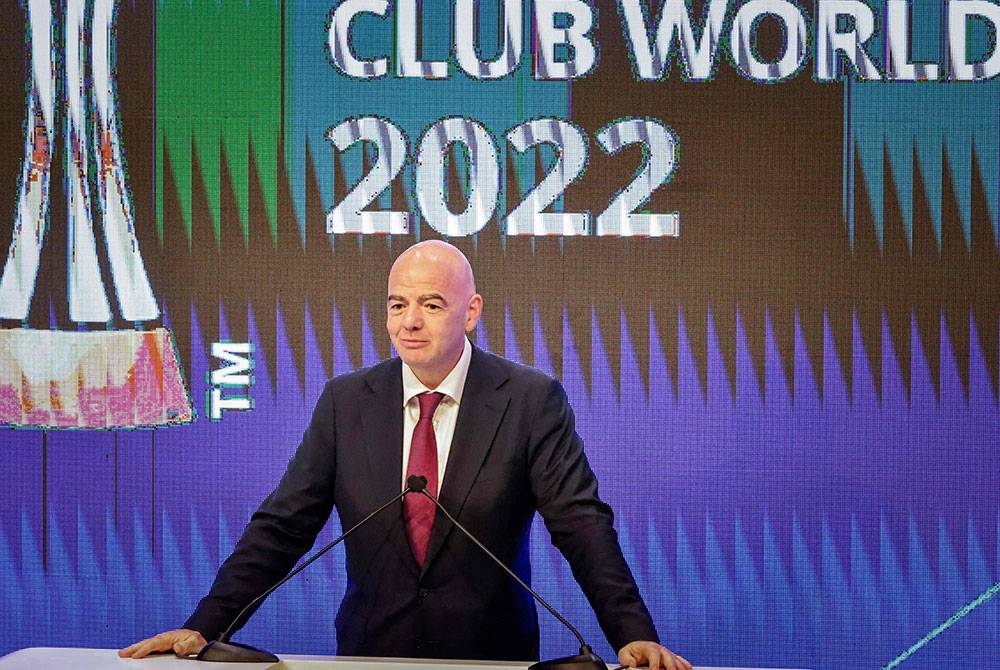 Infantino meluahkan hasrat untuk menaik taraf Piala AFF. - Foto AFP