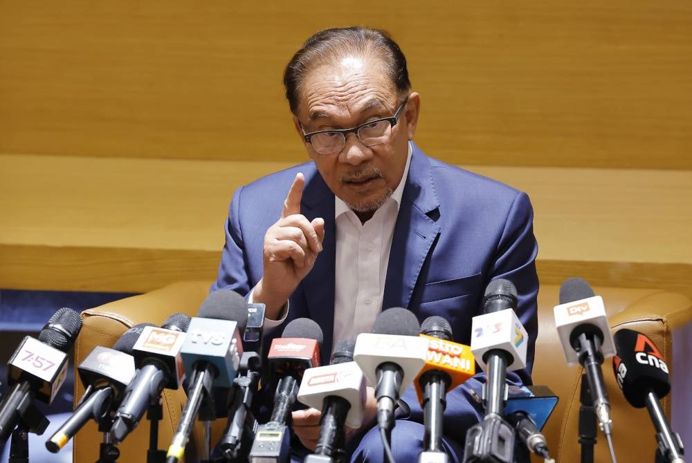 Datuk Seri Anwar Ibrahim. - Foto Bernama