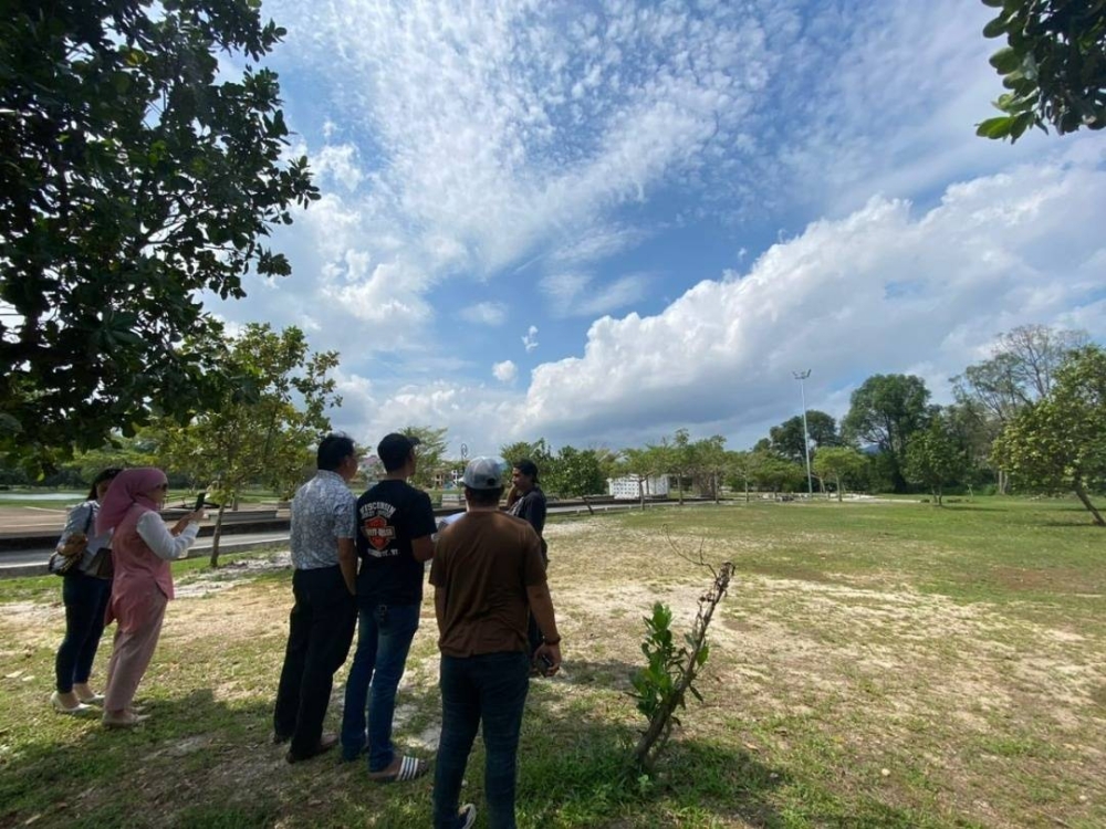 Pihak MBK mengadakan lawatan di Taman Pasir di sini yang akan dijadikan sebagai taman rekreasi bagi aktiviti papan luncur.