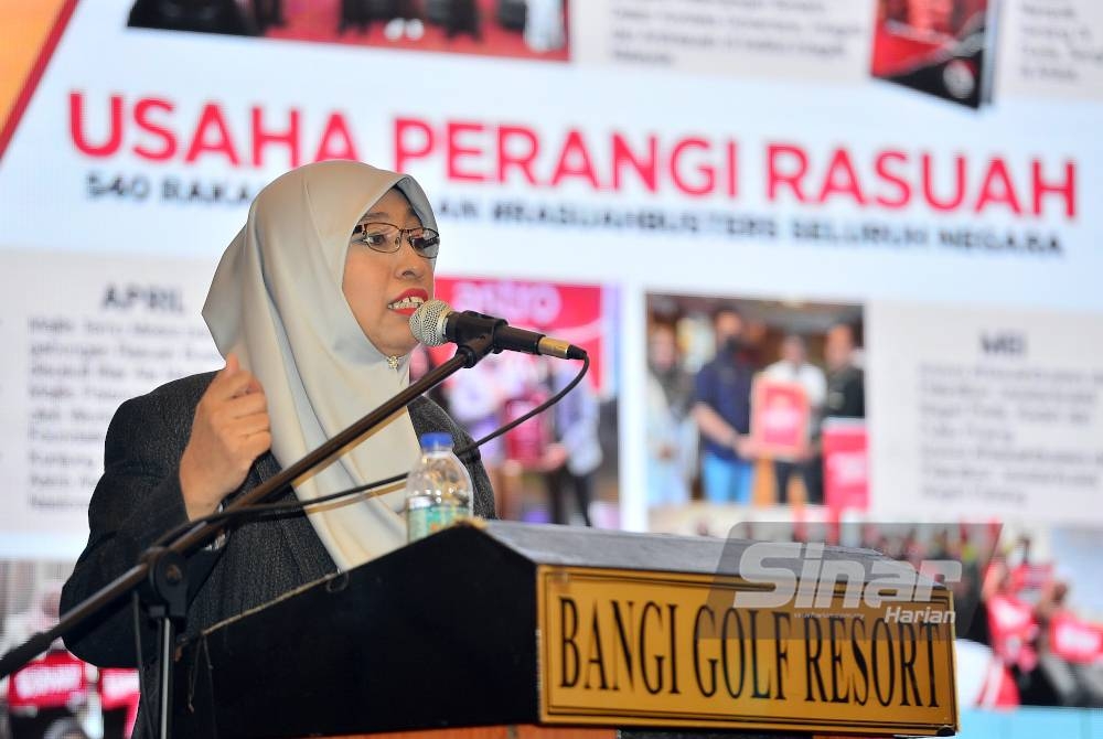 Nurhayati menjadi panel pada Konvensyen Tadbir Urus Berintegriti yang diadakan di Bangi Golf Resort. - Foto Sinar Harian ROSLI TALIB