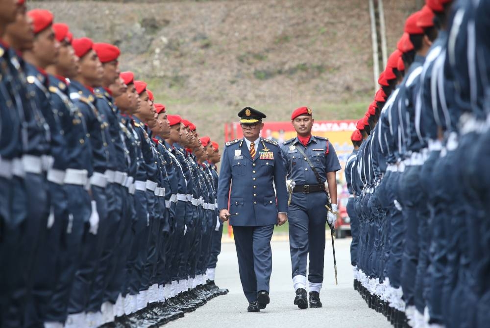 Mohammad Hamdan hadir pada Majlis Perbarisan Tahunan JBPM 2023 di sini, pada Khamis.