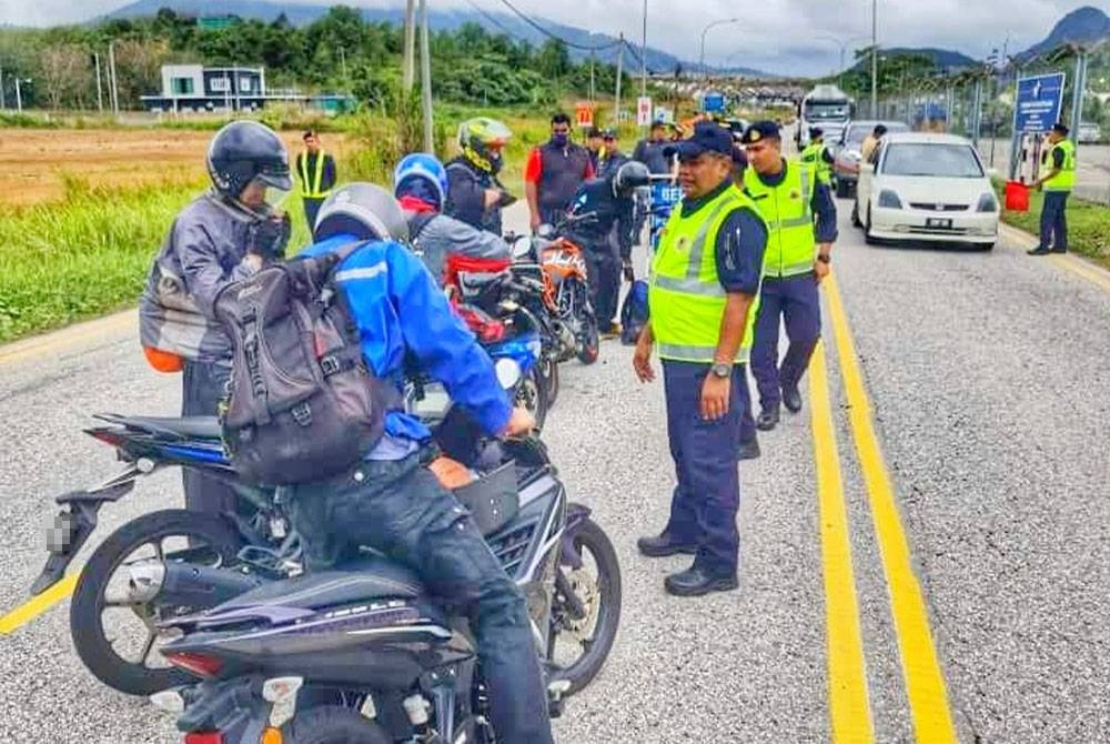 JPJ Kelantan menyita enam buah kenderaan menerusi Ops Khas Motosikal Zon Gua Musang sempena Ops Bersepadu Musim Perayaan Tahun Baharu Cina pada Sabtu.