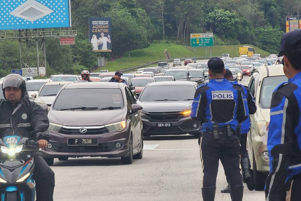 Masih ada segelintir pemandu dikesan menggunakan lorong kecemasan dalam operasi di Lebuhraya Utara-Selatan.