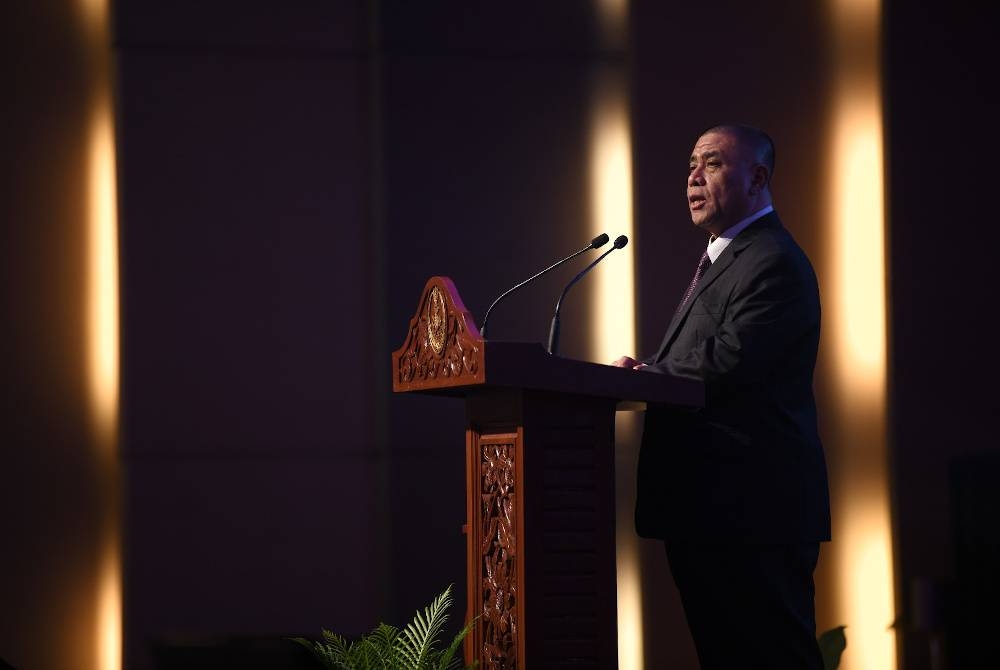 Saarani ketika menyampaikan ucapan sempena Majlis Executive Talk dan Perutusan Tahun Baharu 2023 di sebuah hotel, di sini pada Khamis.