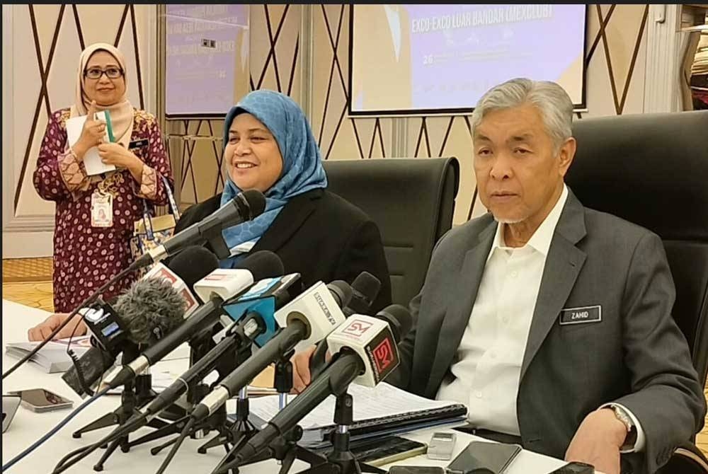 Ahmad Zahid pada sidang akhbar selepas mempengerusikan mesyuarat penyelaras antara Menteri Kemajuan Desa dan Wilayah dengan Exco Luar Bandar (Mexclub), di sini pada Khamis.