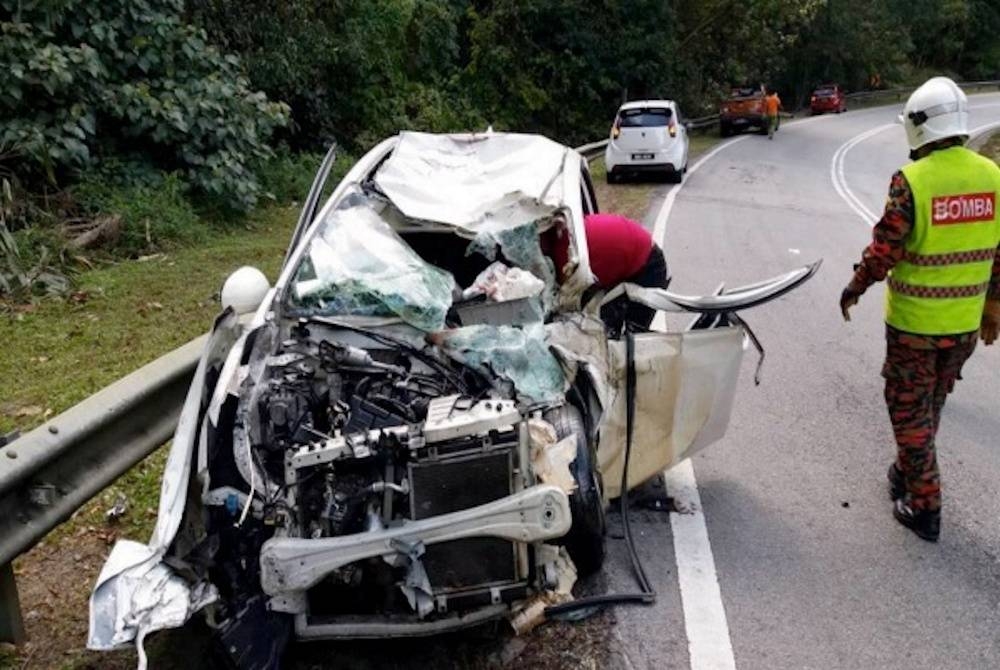 Pihak berkuasa perlu memantau kenderaan yang membawa lebih penumpang bagi menggelakkan risiko kemalangan. - Gambar hiasan