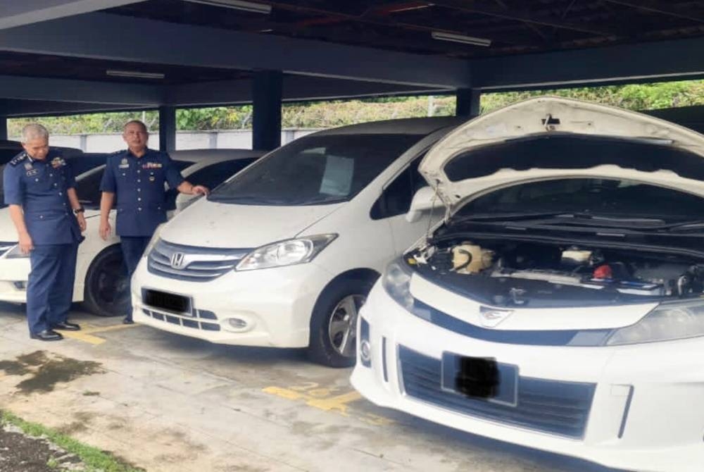 Kenderaan-kenderaan yang dilelong oleh JKDM Kelantan.