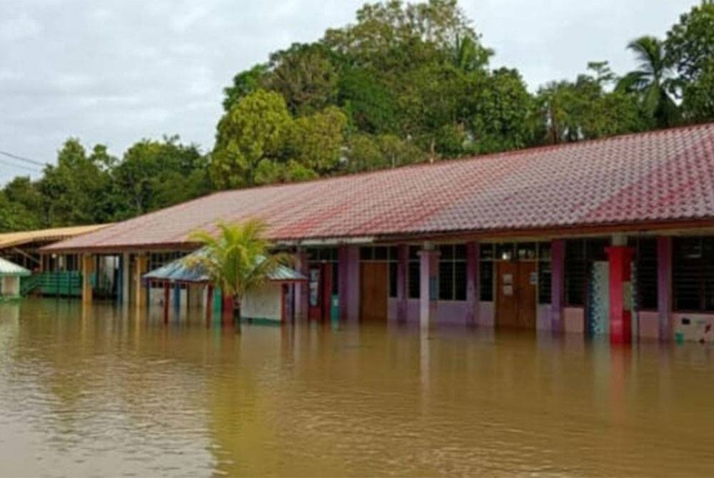 Antara sekolah yang dinaiki air di Sabah.