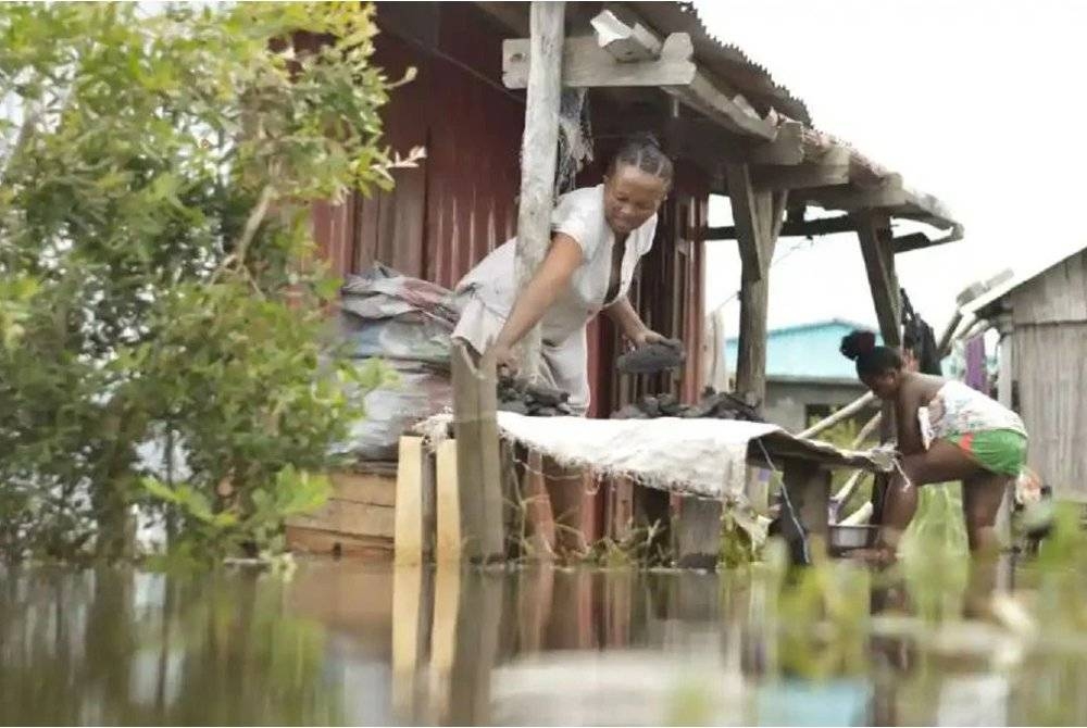 Ribut tropika Cheneso membadai pantai timur laut Madagascar sejak 19 Januari lalu. - Foto Agensi