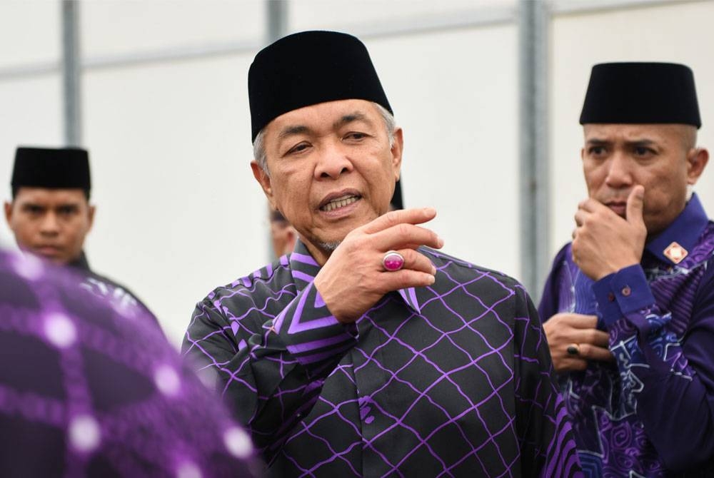 Ahmad Zahid selepas perasmian program Karnival MAIWP 2023 di Dataran Merdeka pada Sabtu.