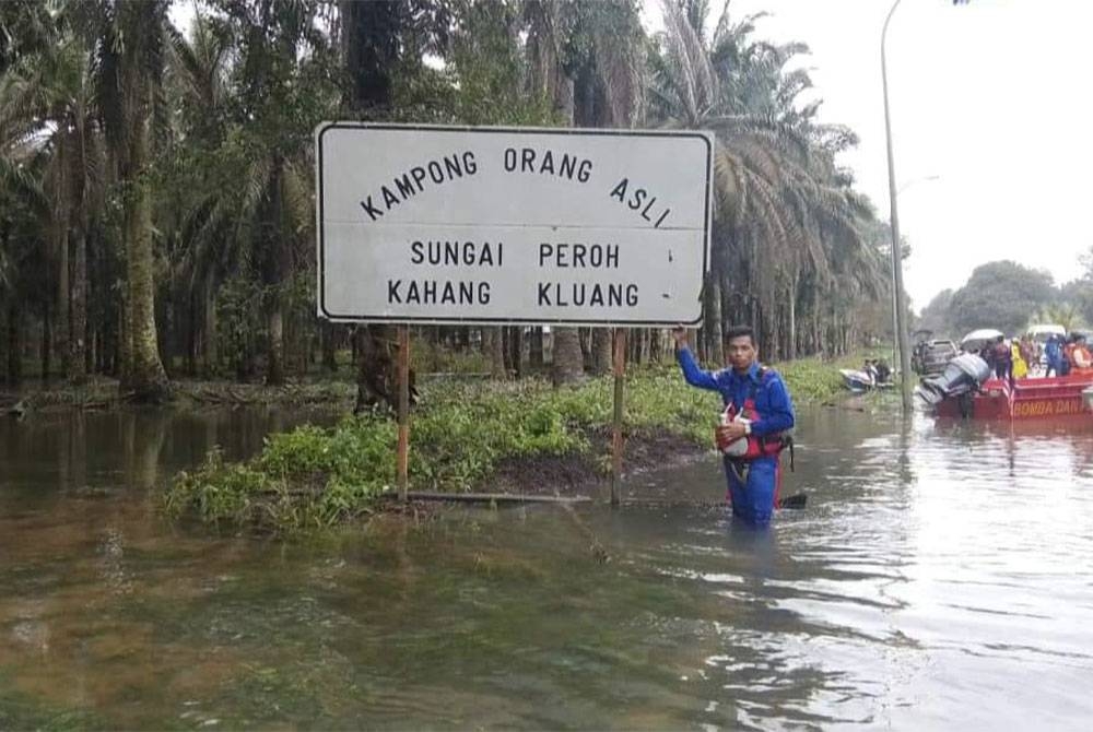 Lima daerah di Johor melibatkan Segamat, Mersing, Kota Tinggi, Kluang dan Batu Pahat masih terjejas akibat banjir. - Foto APM