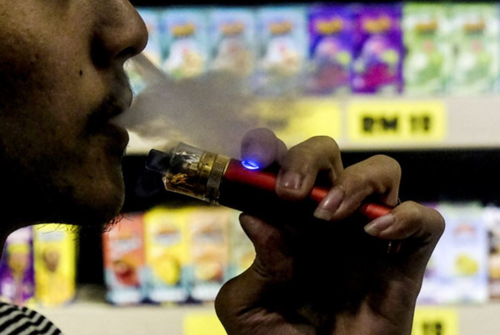 CCC mahu kerajaan menyegerakan undang-undang pintar bagi mengawal selia penjualan dan pemasaran produk vape. - Foto Bernama