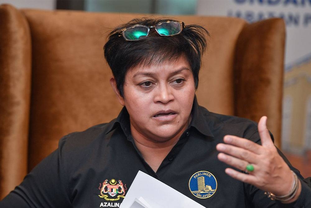 Azalina pada sidang media selepas Bengkel Reformasi Institusi bersama Kementerian/Jabatan dan CSO/NGO Tahun 2023 di Pusat Timbang Tara Antarabangsa Asia (AIAC) pada Selasa. - Foto Bernama