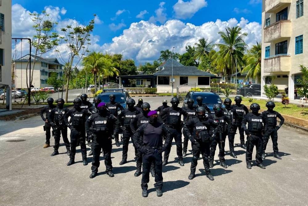 Pasukan elit COBRA terdiri daripada 61 keanggotaan di seluruh negara.