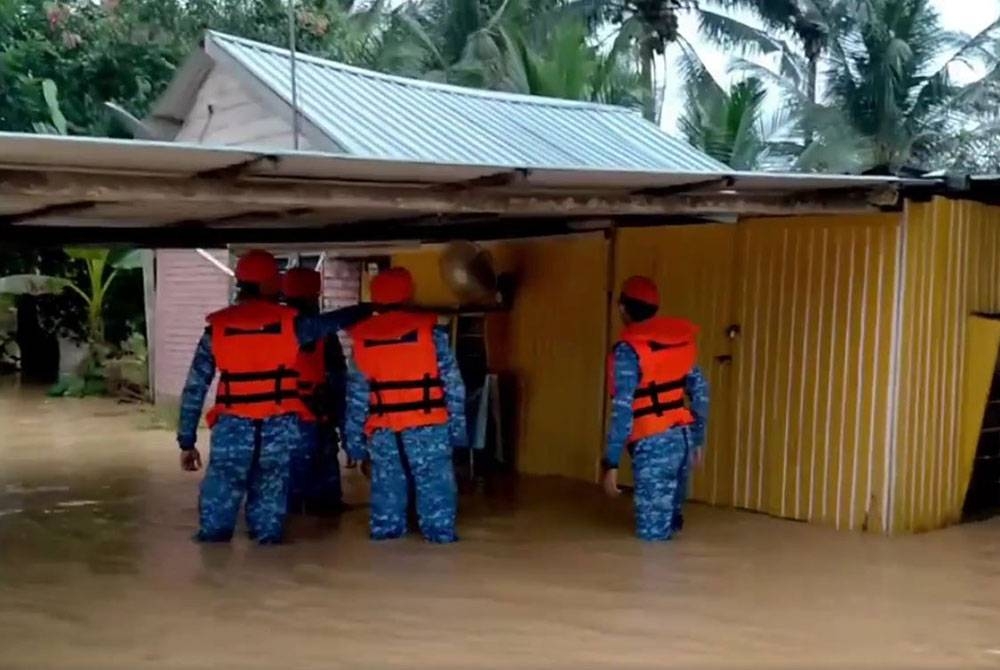 Kedah menjadi negeri terbaharu dilanda banjir dengan satu PPS dibuka di Mukim Karangan dekat Kulim. Foto: Ihsan APM Kulim.