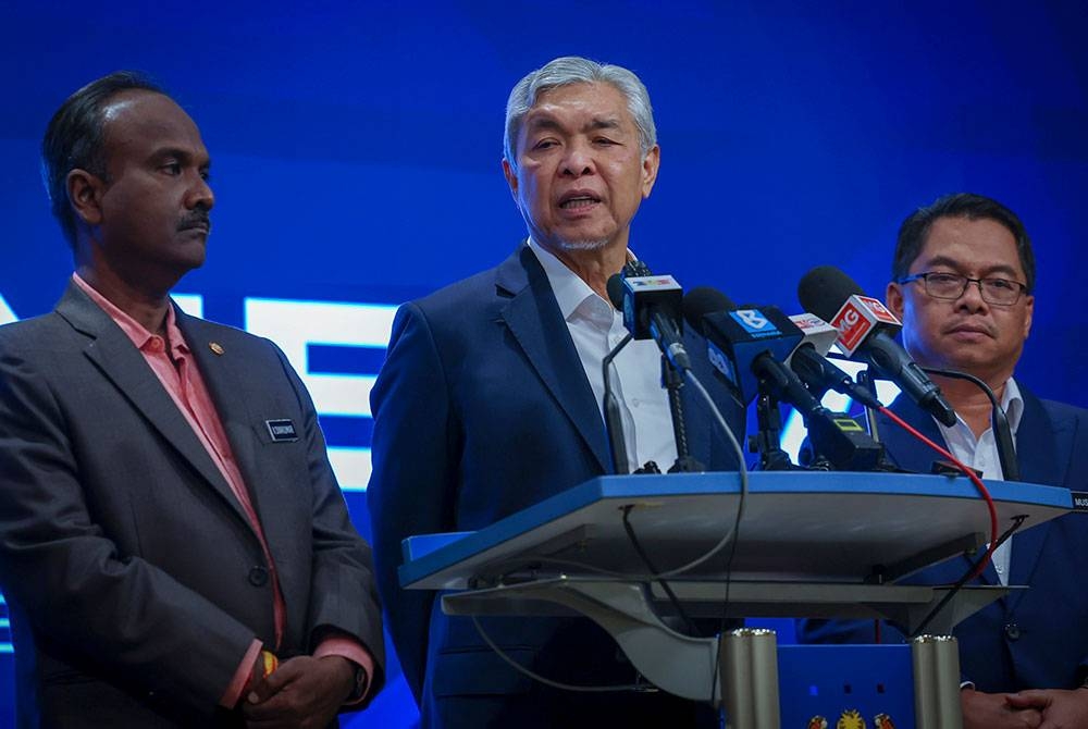 Ahmad Zahid pada sidang media selepas mempengerusikan Mesyuarat Majlis Pendidikan dan Latihan Teknikal dan Vokasional (MTVET) di Bangunan Perdana Putra, pada Selasa. - Foto Bernama