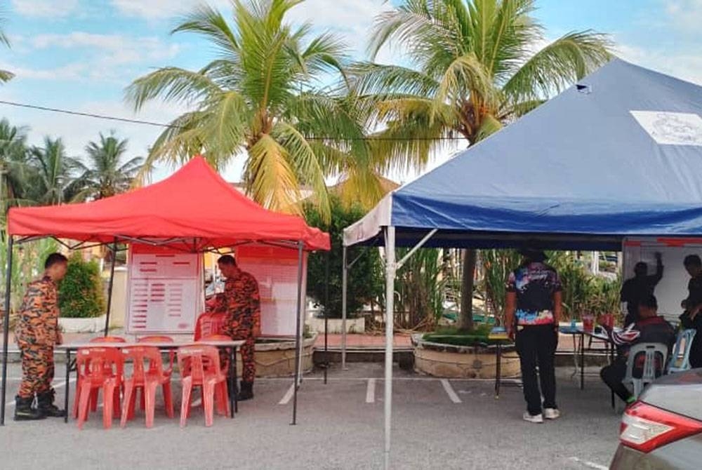 Pasukan bomba mengaktifkan pusat operasi mencari mangsa dikhuatiri lemas di Merlimau pada Selasa.