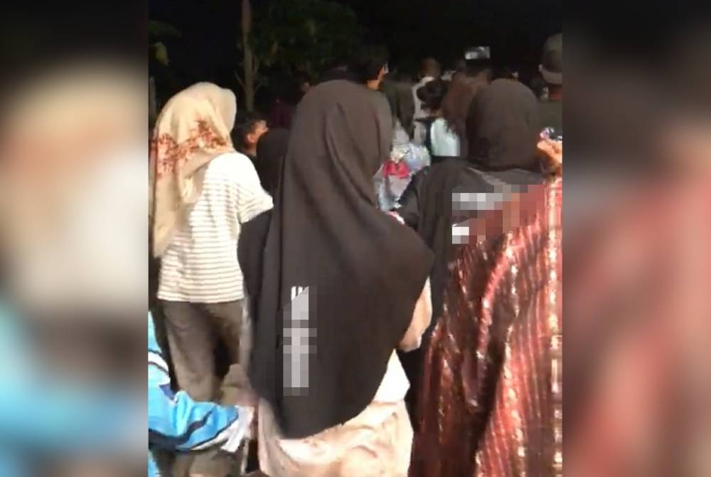 Sekumpulan individu dipercayai beragama Islam mengikuti perarakan Thaipusam yang tular di media sosial.